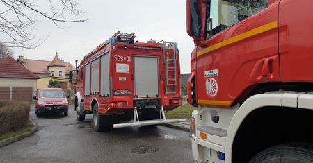 Śląskie. Burzliwa noc. Ponad 130 interwencji strażaków, głównie w powiatach wodzisławskim i raciborskim