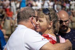 Czemu nie jest z dziećmi? Księżna Charlene od miesięcy jest poza domem