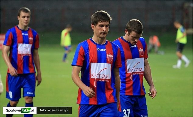 James Sinclair (z prawej) na powrót na boisko musi jeszcze poczekać