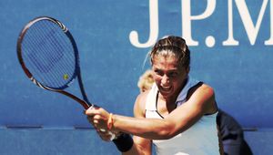 WTA Warszawa: Krecz Woźniackiej, Dulgheru ma się dobrze, niespodzianka Arn