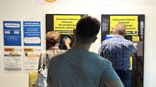 Tak Polacy omijają butelkomaty. Sprzedaż wystrzeliła o 270 proc.