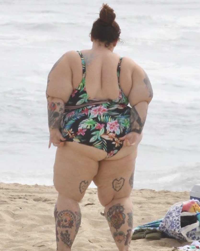 Tess Holliday pokazała się w bikini na plaży w Malibu