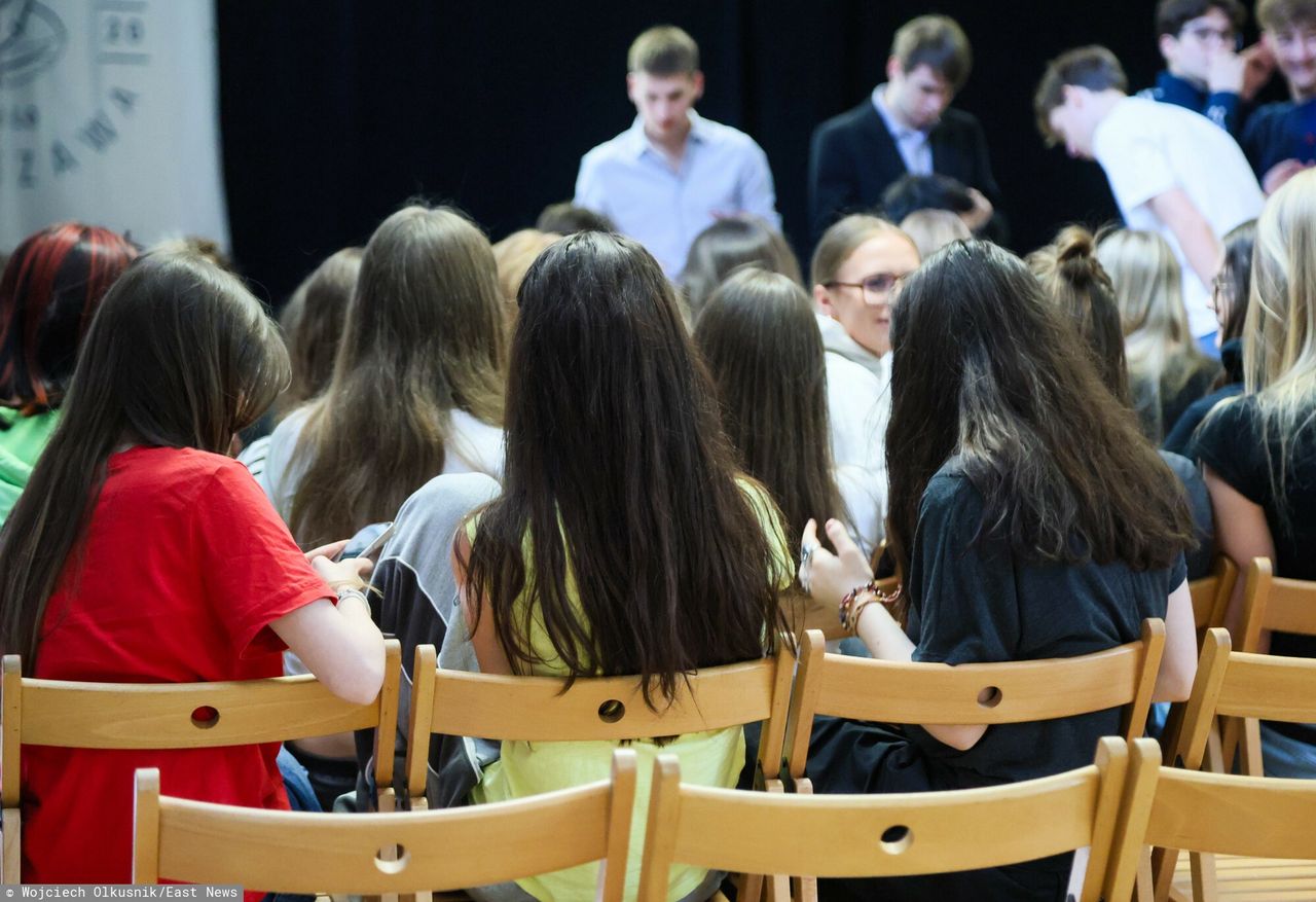 Dzieci zasłabły na apelu. Ewakuowano szkołę