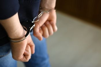 Polski "oszust z Tindera" skazany. Wyłudził od kobiet setki tysięcy