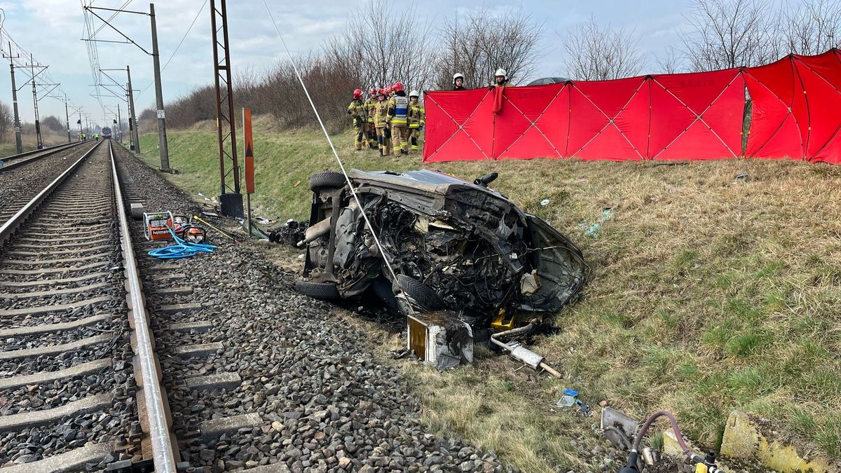 Małżeństwo zginęło na przejeździe, który wkrótce zniknie