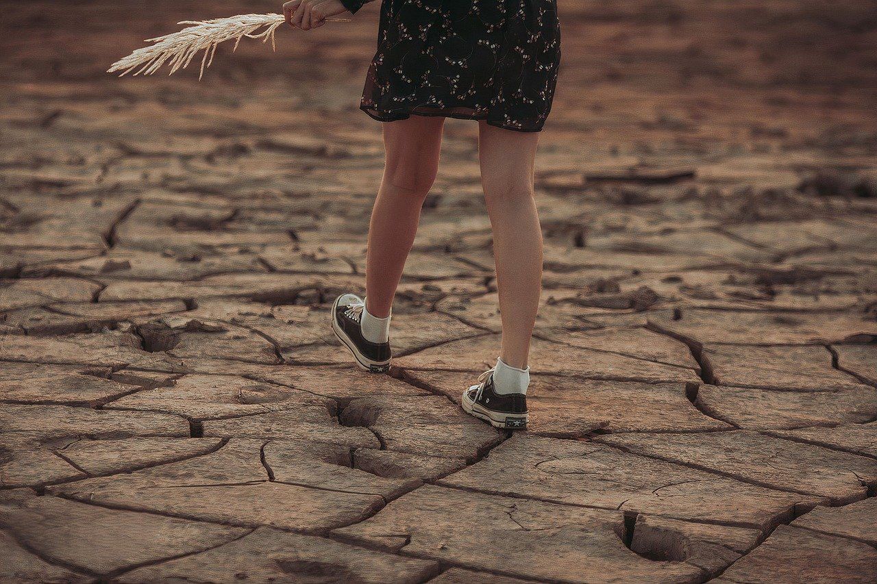 Efekty zmian klimatu. "Szkoły zamknięte, ludzie starają się przetrwać"