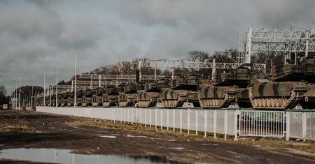 Pociąg pełen abramsów. Będą strzegły wschodniej granicy