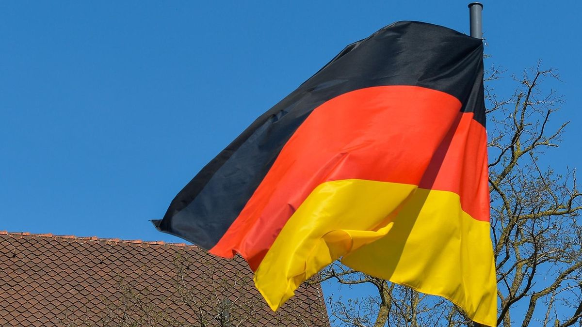 Pensja minimalna rośnie, politycy chcą by wzrosła jeszcze bardziej