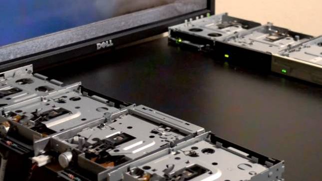 Darude – Sandstorm. Świetne wykonanie starego przeboju na 8 stacjach dysków 1