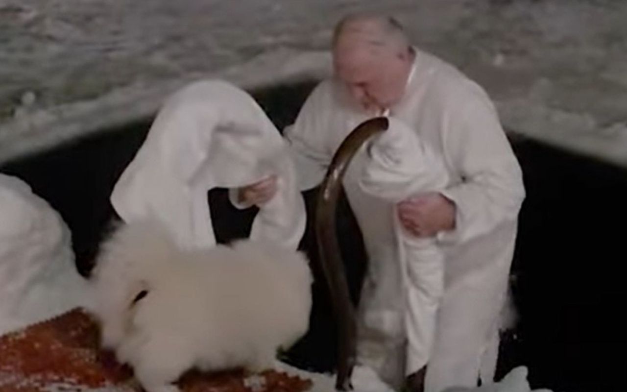 Nagranie z Łukaszenką. Co on wyprawia? Spójrzcie na reakcję psa