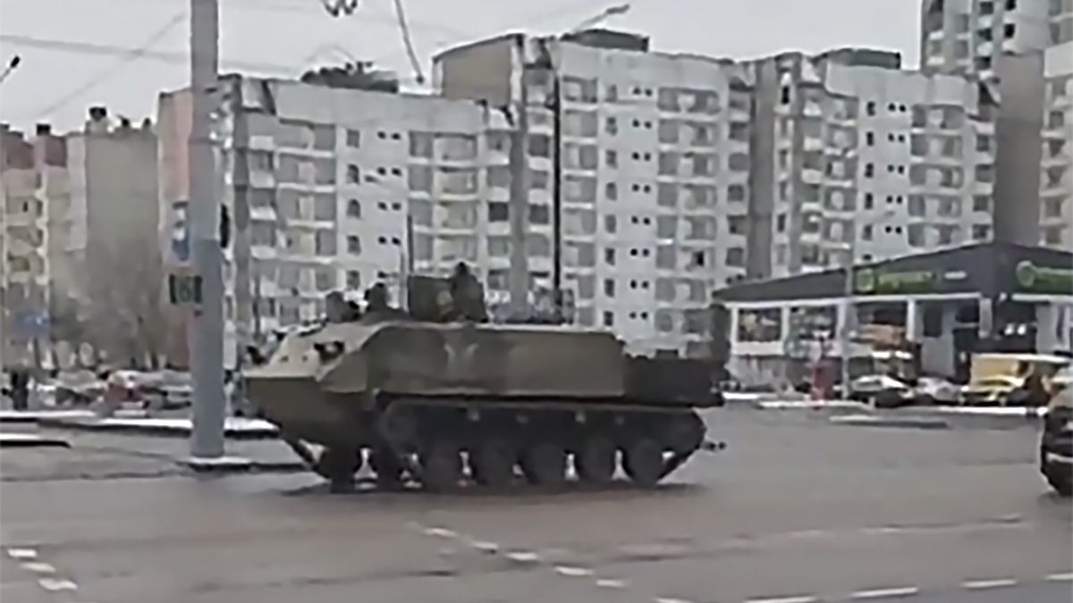 Na Białorusi dostrzeżono kolumnę rosyjskich pojazdów wojskowych