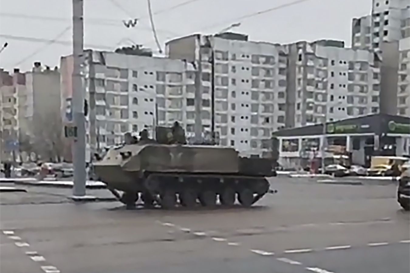 Kolumna rosyjskich wojsk na Białorusi. Tak "przywitali" ją mieszkańcy