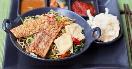 Tempeh – czym jest, jakie ma wartości odżywcze i jak go przygotować