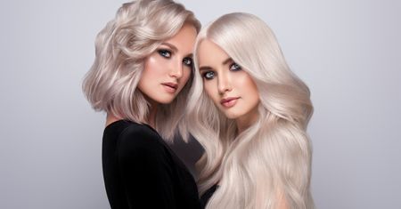 Chłodny blond – jak wygląda, jak go uzyskać i jak go utrzymać?