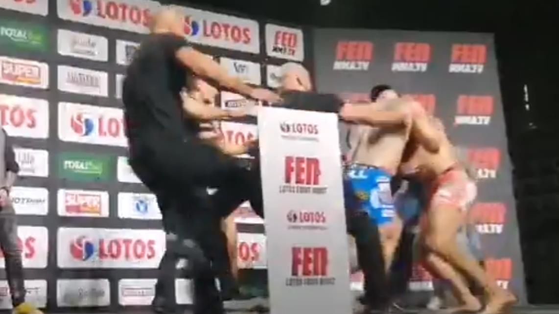 WP SportoweFakty / Na zdjęciu: bójka Łukasza Borowskiego i Pawła Trybały