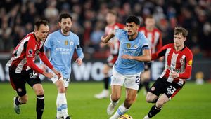 Kompromitacja Manchesteru City w końcówce! Drużyna Łukasza Fabiańskiego wygrała derby