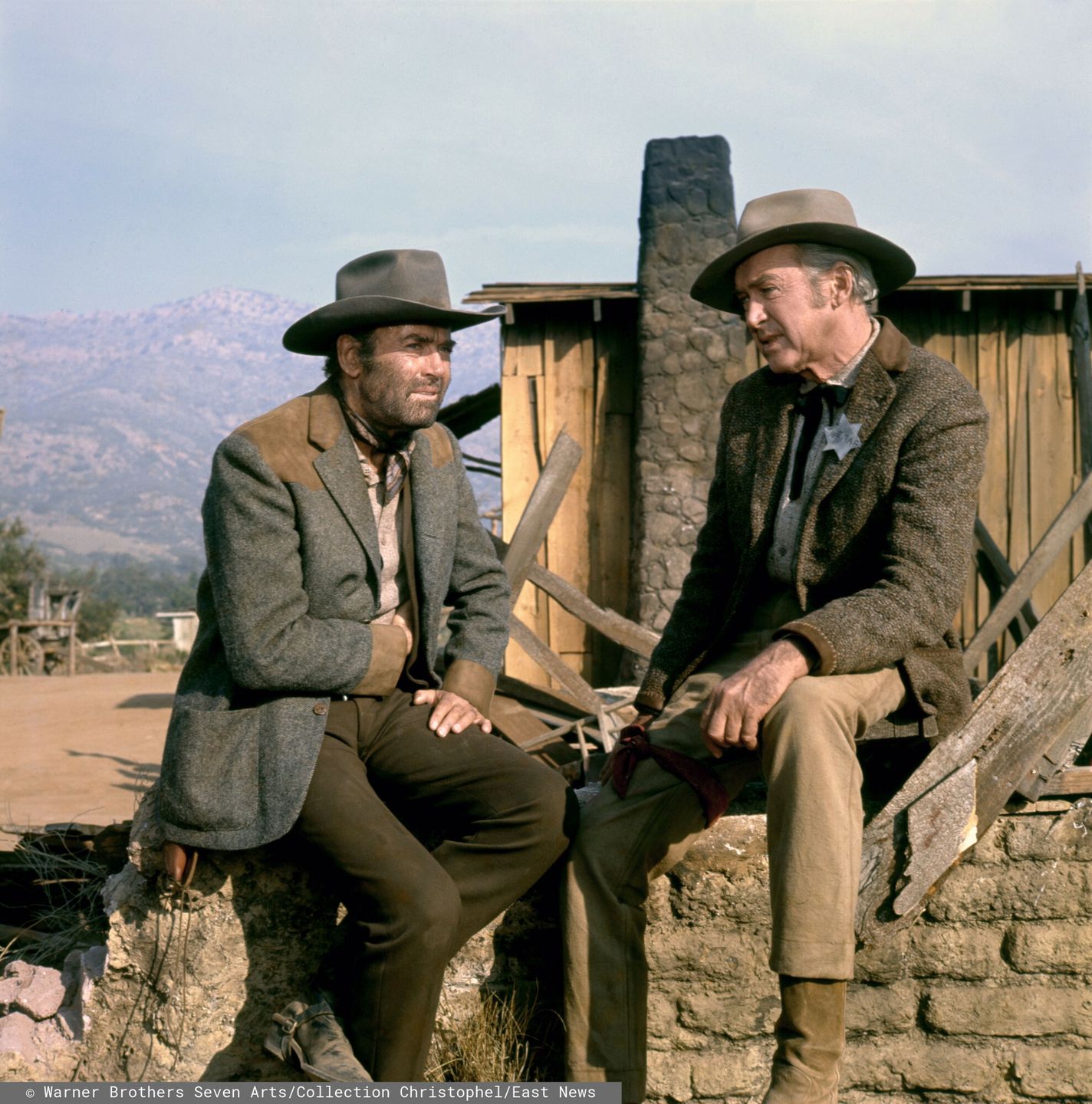 Collection Christophel HDD Dec 2020
Les cinq hors la loi Firecreek 1968 Real  Vincent McEveety Henry Fonda James Stewart. Collection Christophel / RnB ?? Warner Brothers Seven Arts
Warner Brothers Seven Arts