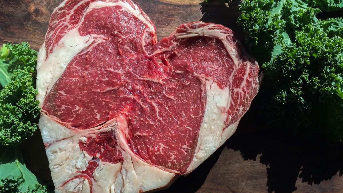 Surowy antrykot z wołowiny australijskiej bez kości (mięso i tłuszcz)