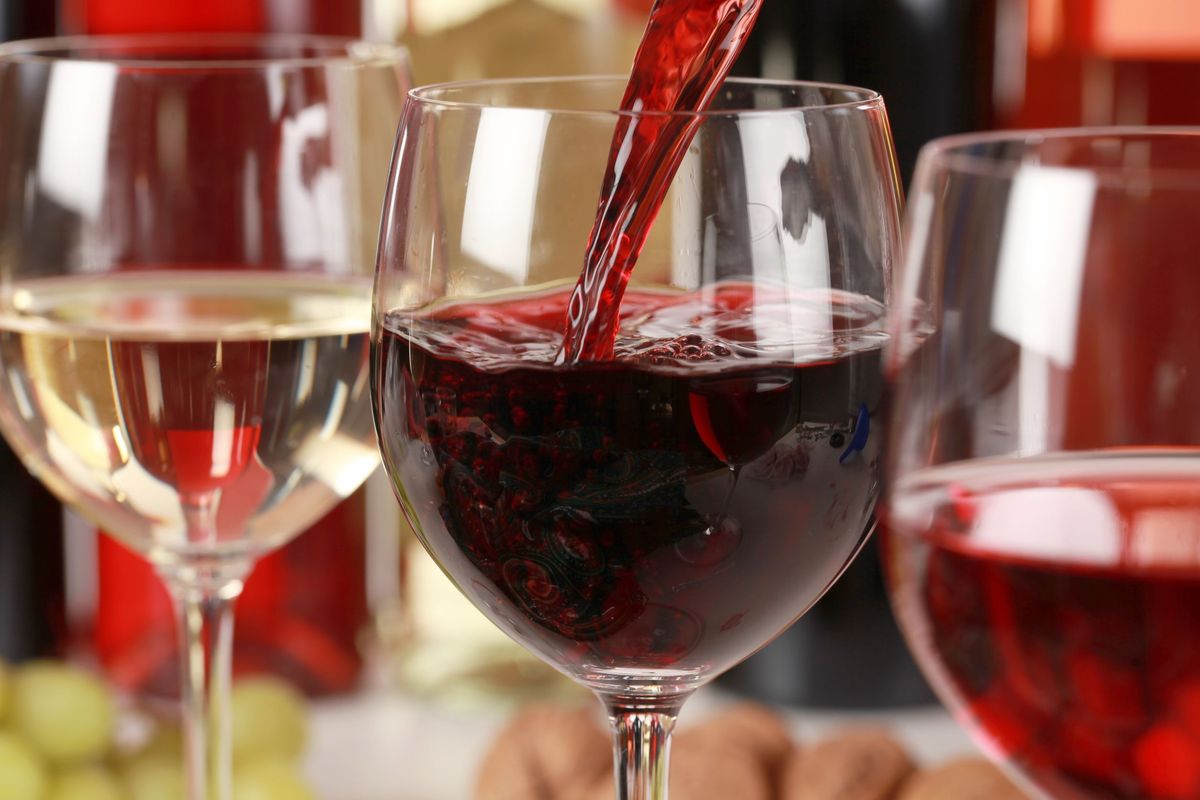 Wino - kalorie. Ile kalorii ma wino białe, a ile czerwone?