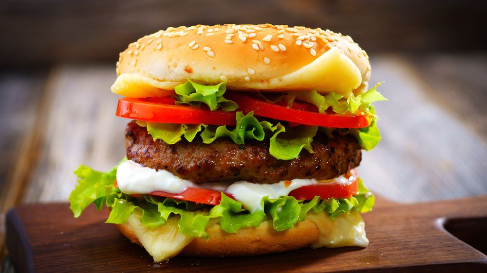 Opiekane mrożone burgery z mięsa wołowego