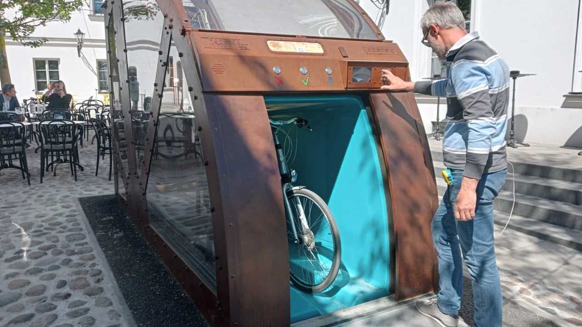 W Polsce uruchomiono automatyczny podziemny parking dla rowerów 