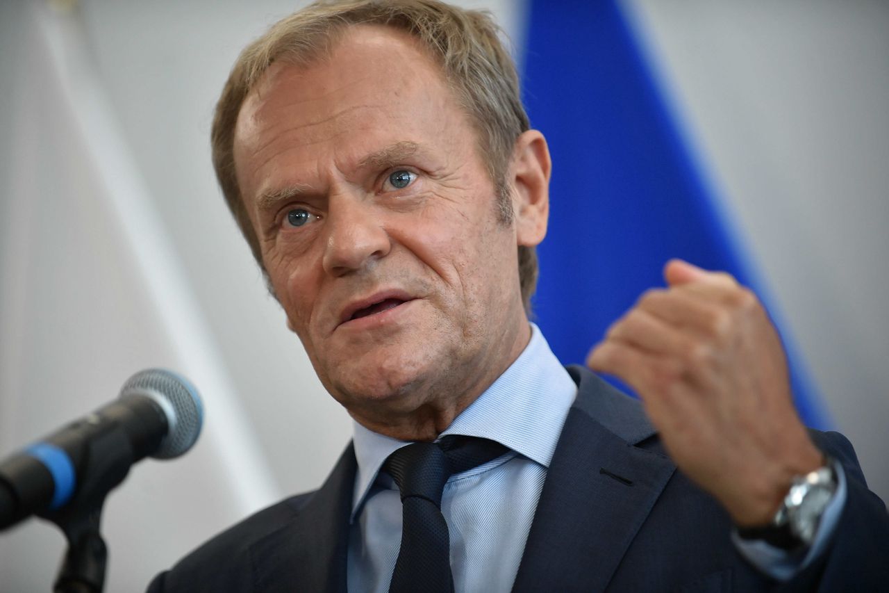 Tusk nagle przerwał wypowiedź. Wbił szpilę redaktorowi TVP Info