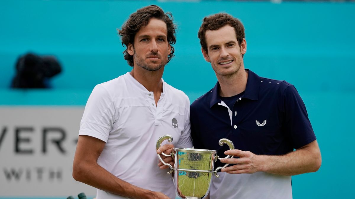 PAP/EPA / WILL OLIVER / Na zdjęciu: Feliciano Lopez i Andy Murray, mistrzowie Fever-Tree Championships 2019 w deblu