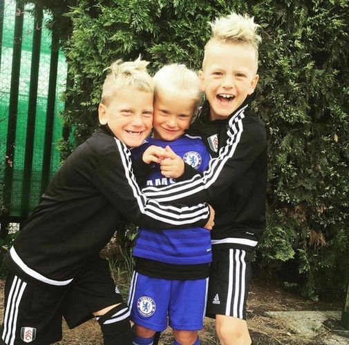 Skyla Vally (Chelsea) z braćmi, Haydenem i Khaiem (obaj grają dla Fulham)