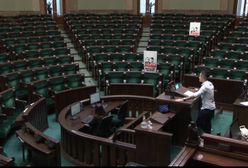 Absurdalna scena w Sejmie. Został z nim tylko Bosak