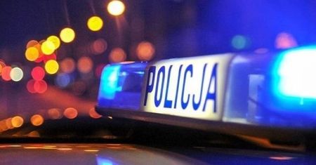 Śrem: Pijany, pędził hulajnogą elektryczną. Jazdę zakończył na sygnalizatorze