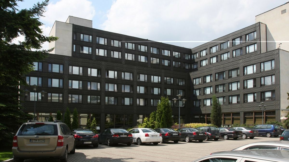 Hotel sejmowy na Wiejskiej. Ma zostać zburzony i wybudowany na nowo