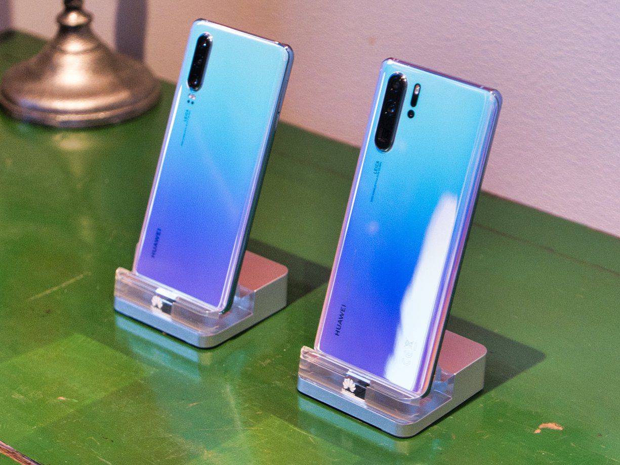 Huawei P30 (po lewej) i P30 Pro (po prawej) / Fot. Komórkomania (Miron Nurski)