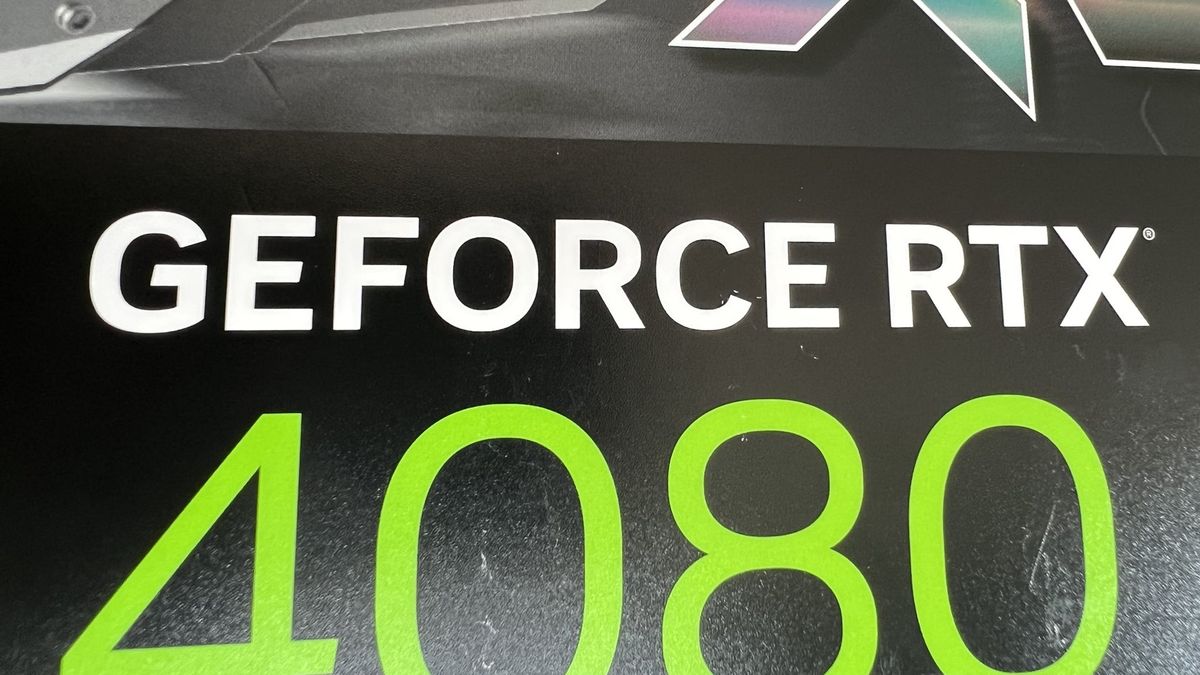 GeForce RTX 4080.