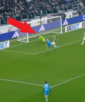 Powinien paść gol. Ale zobacz, co wtedy zrobił Szczęsny
