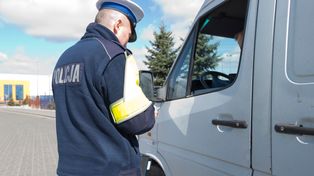 Sandomierz: Pijany jechał busem, wiózł żonę i małe dziecko