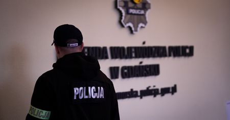 Wychodził ze studzienki telekomunikacyjnej z ukradzionymi kablami. 35-letniego złodzieja zatrzymał kryminalny po służbie.