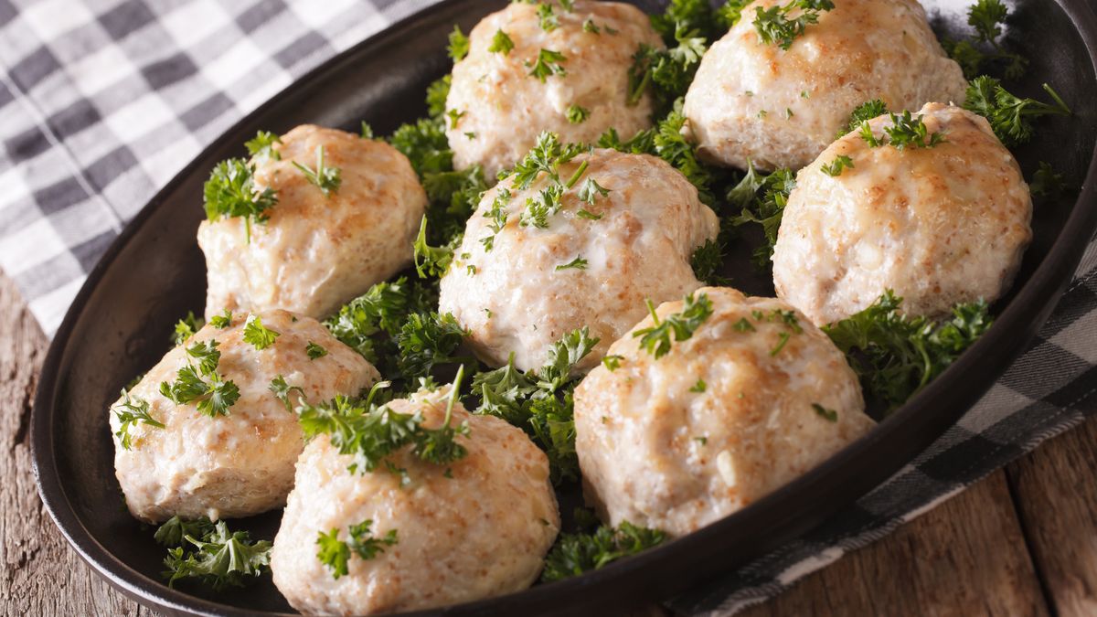 Gotowane pulpety z kurczaka, które zrobisz z kilku składników