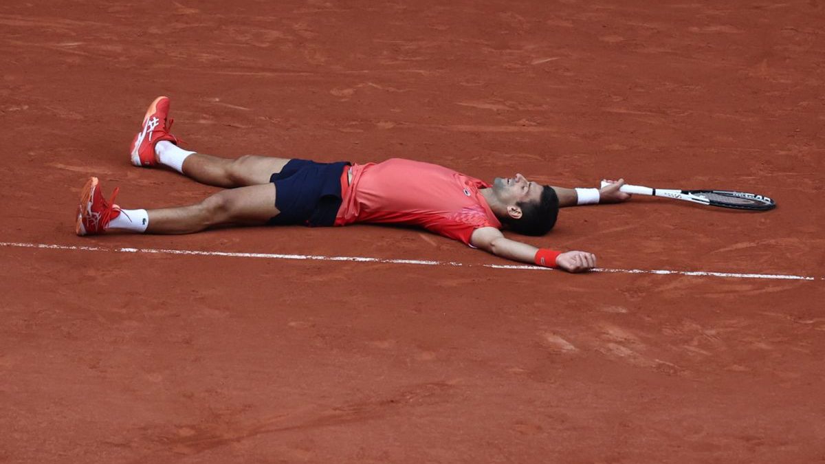 PAP/EPA / EPA/MOHAMMED BADRA / Na zdjęciu: Novak Djoković