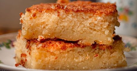 Pyszny kęs z mleka, masła i parmezanu. Choć trudno uwierzyć, smakuje bajecznie