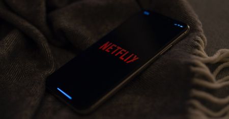 Zdarza Ci się przyciąć komara na filmie? A może nie znasz umiaru? Netflix szykuje przydatną funkcję