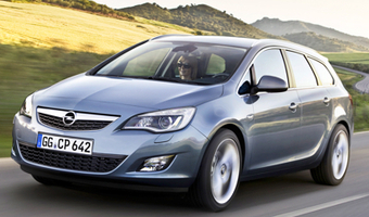 Opel Astra kombi wyrusza do klientw