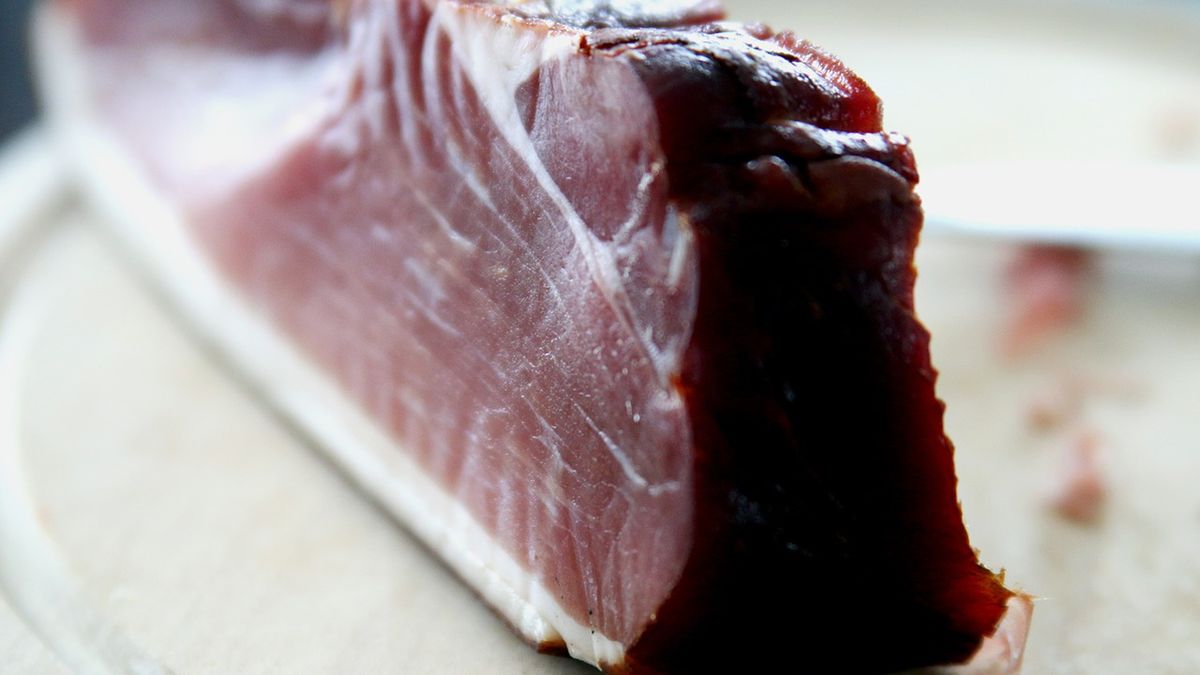 Gotowana peklowana szynka wieprzowa o niskiej zawartości sodu (mięso i tłuszcz)