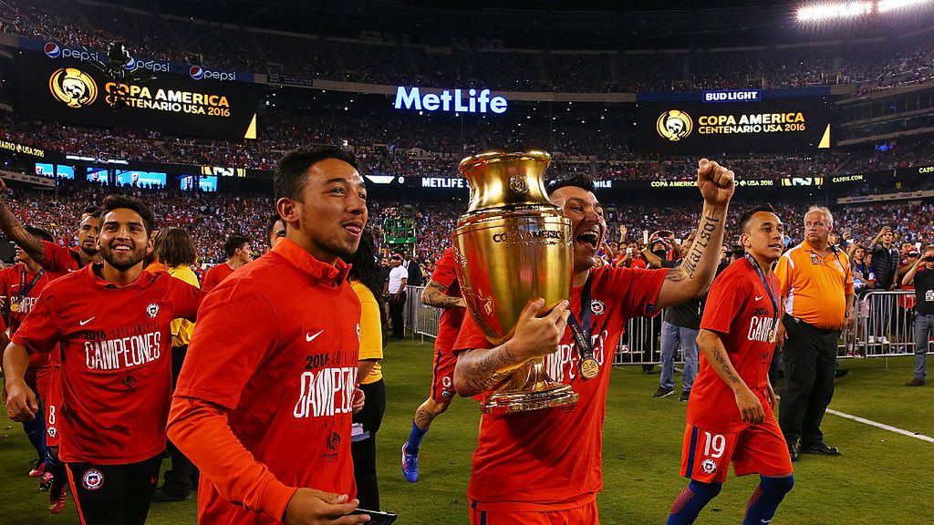 Zdjęcie okładkowe artykułu: Getty Images / Mike Stobe / Reprezentanci Chile po wygraniu Copa America
