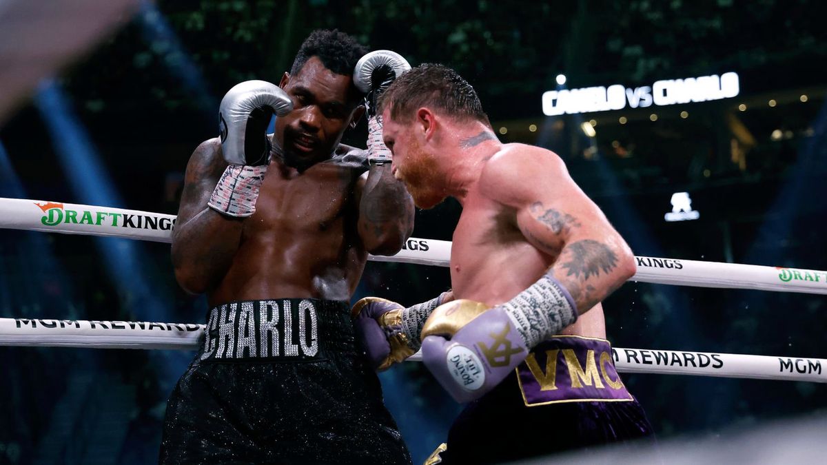 Zdjęcie okładkowe artykułu: Getty Images / Na zdjęciu: Jermell Charlo i Saul Alvarez