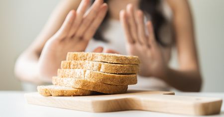 Najgorszy rodzaj chleba. Dietetyczka wymienia zakazane dodatki do pieczywa