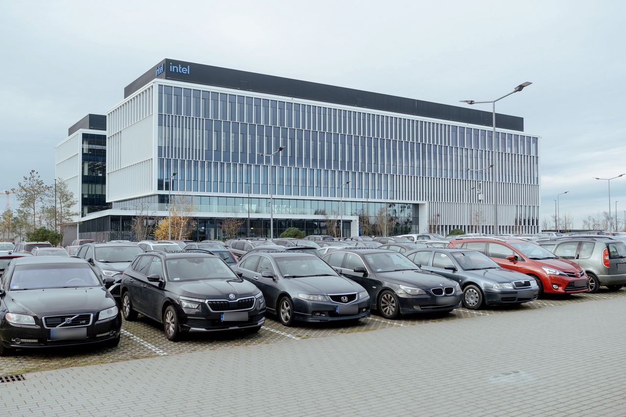 Będą zwolnienia grupowe. Gigant złapał zadyszkę. Ekspert komentuje