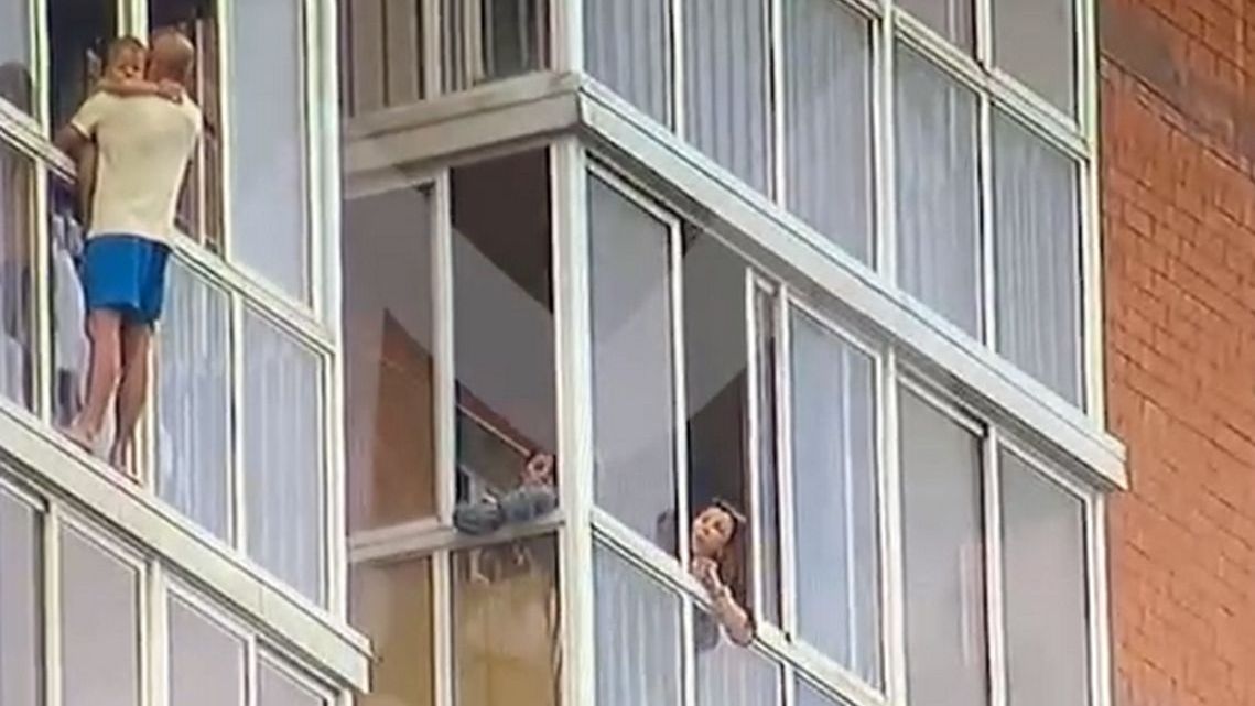 Mężczyzna chciał zrzucić się z balkonu z 3,5-letnim dzieckiem