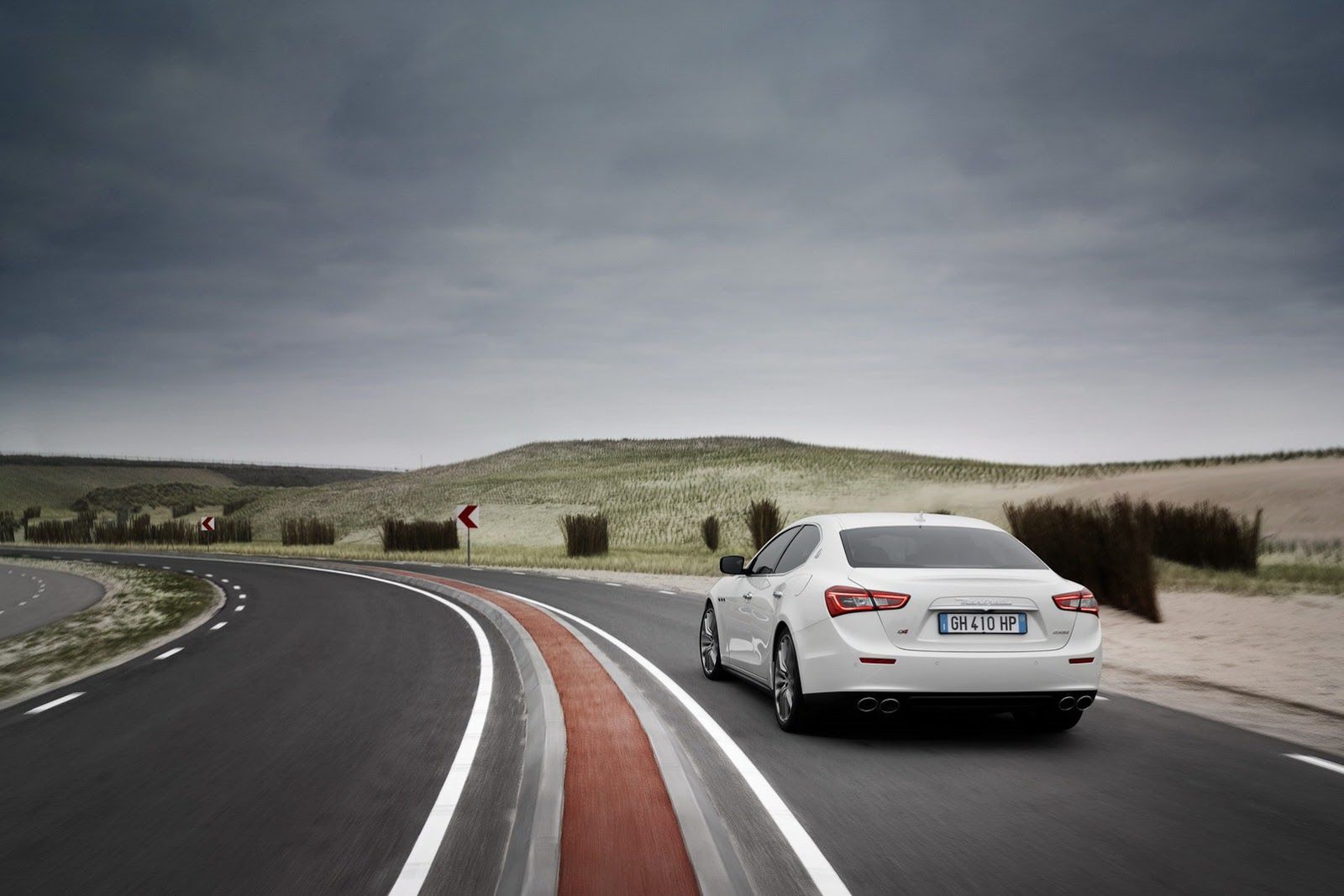 2014 Maserati Ghibli - Włosi wiedzą, co to piękno [galeria] 43
