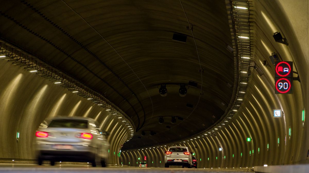 Tunel w przebiegu Zakopianki