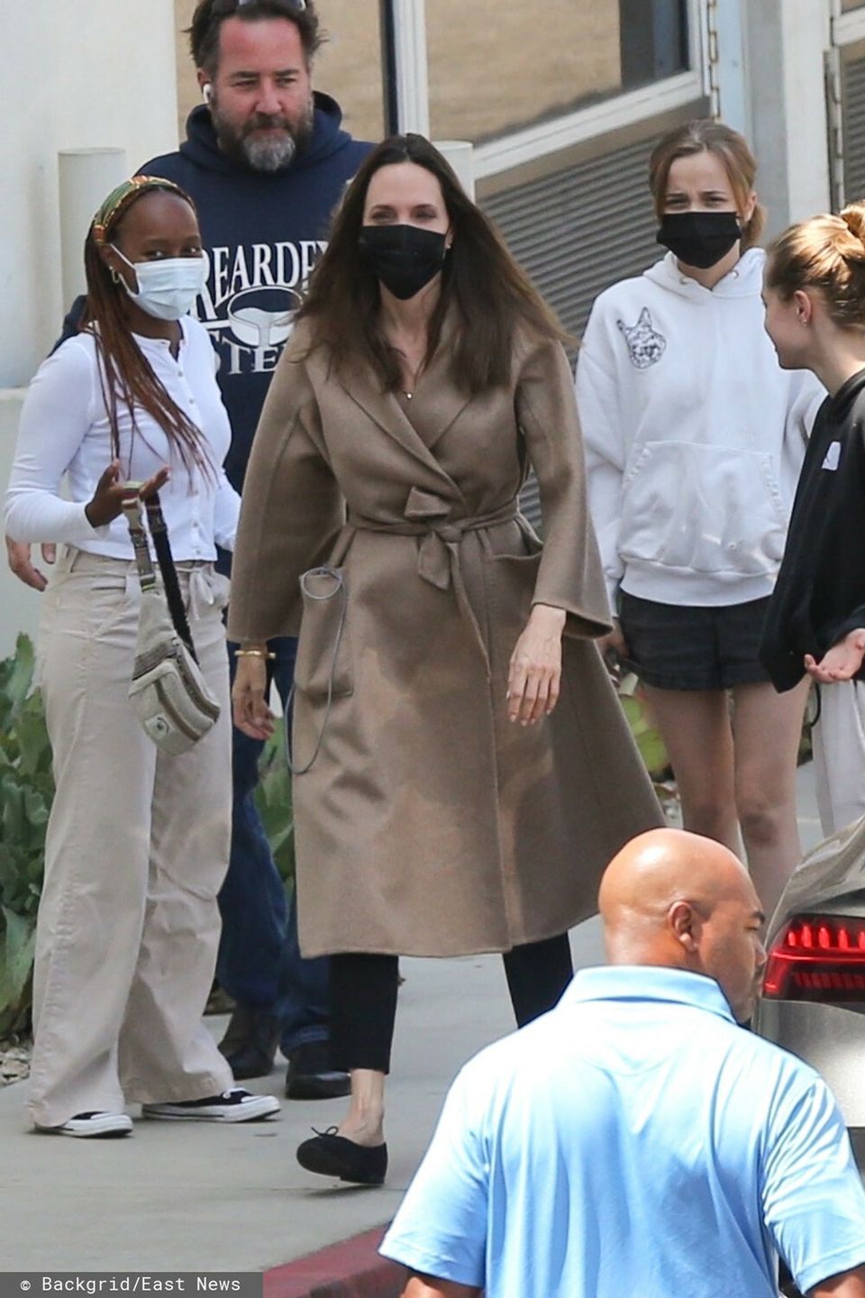 Burbank, CA  - *EXCLUSIVE*  - Angelina Jolie leaves a Burbank hospital and reunites with her kids after the movie star spent nearly 6 hours in the hospital. At around the 4 hour mark, Jolie's kids, Shiloh, Vivienne, and Zahara came to visit their mother. When Angelina met the kids outside of the hospital, the kids rushed to give their mother a warm hug filled with relief.    Pictured: Angelina Jolie    BACKGRID USA 20 AUGUST 2021     USA: +1 310 798 9111 / usasales@backgrid.com    UK: +44 208 344 2007 / uksales@backgrid.com    *UK Clients - Pictures Containing Children  Please Pixelate Face Prior To Publication*